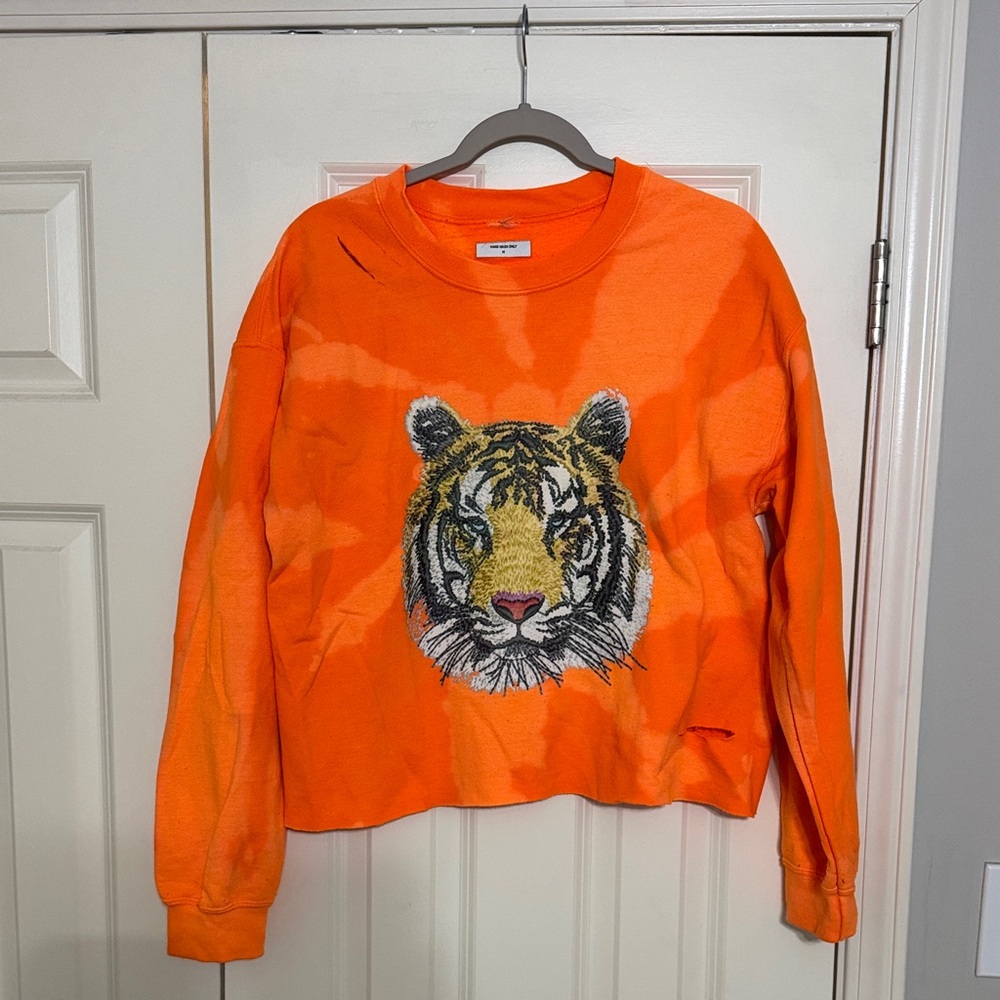 Orange Tiger Graphic Distressed Cropped Sweatshirt